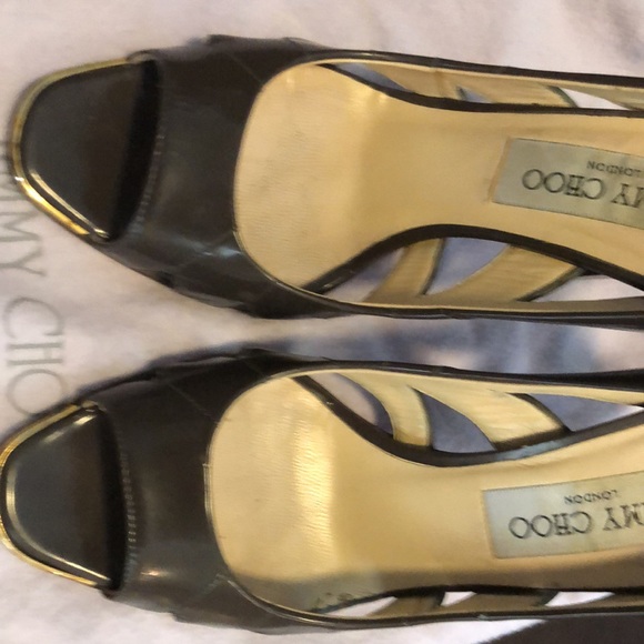 Jimmy Choo London pump w/ cut out heels - Picture 5 of 6